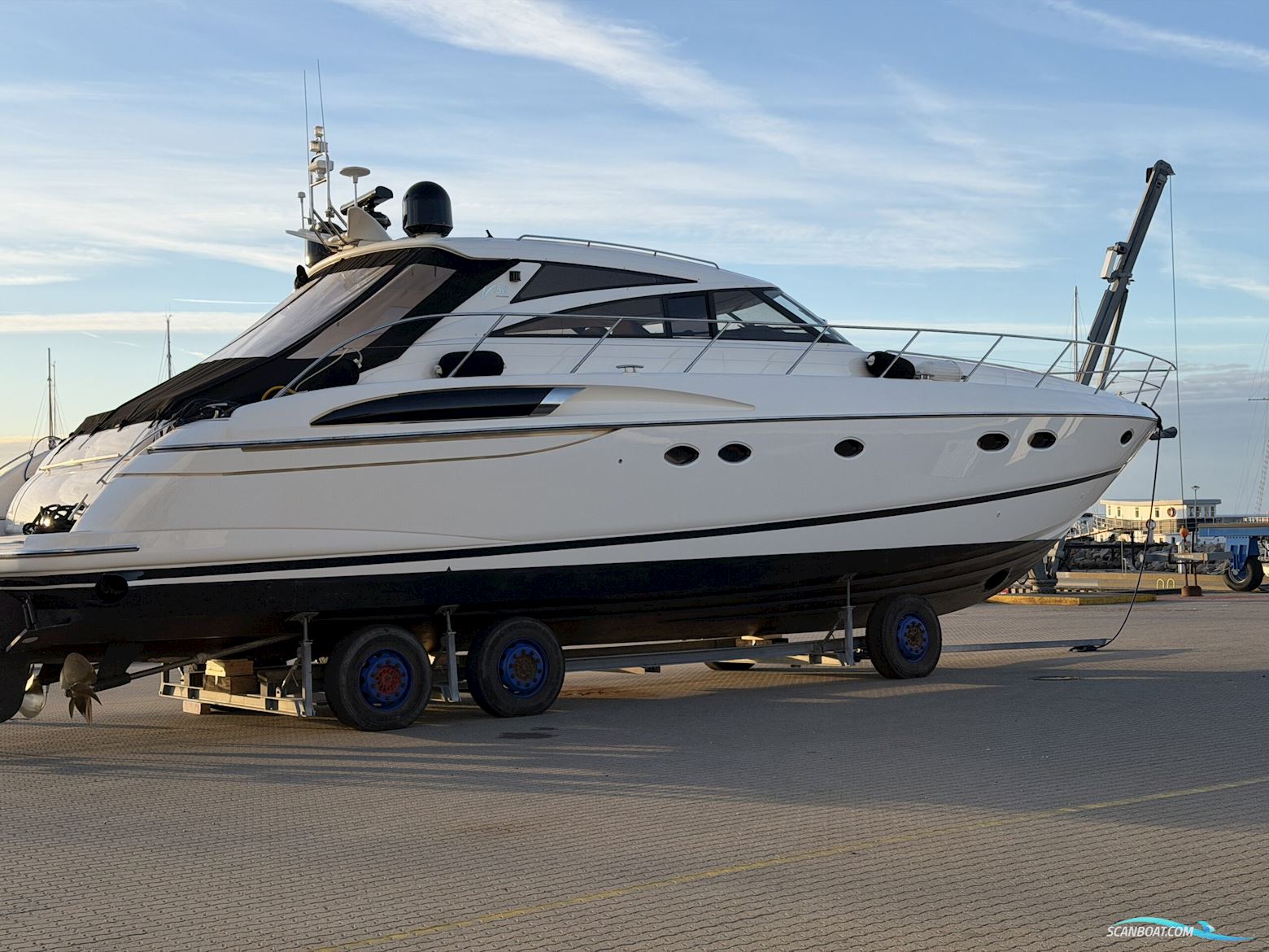 Princess  V58 Motorboten 2004, met Man v8 motor, Denemarken