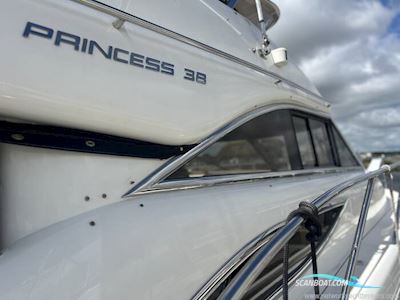 Princess 38 Motorboten 2000, met Volvo Penta Tamd63P motor, United Kingdom