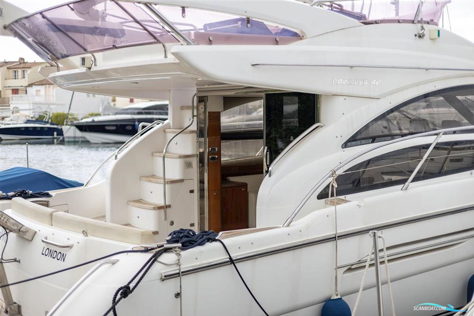 Princess 42 Flybridge