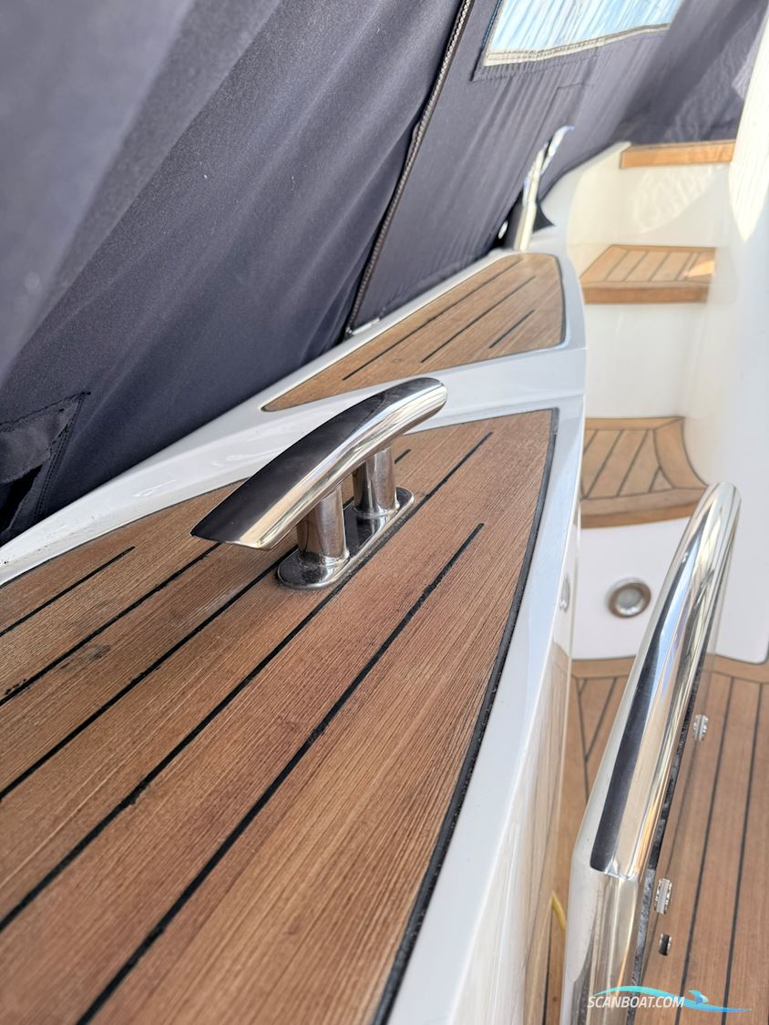 Princess 42 flybridge