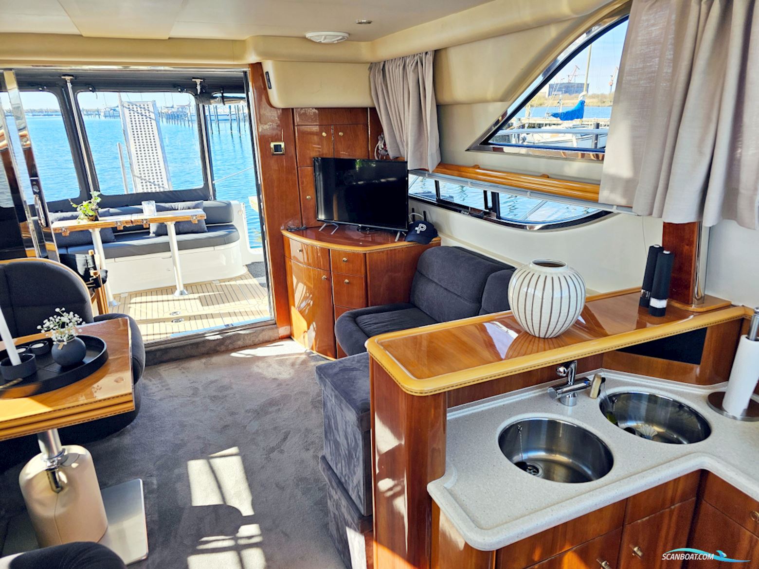 Princess 440 flybridge