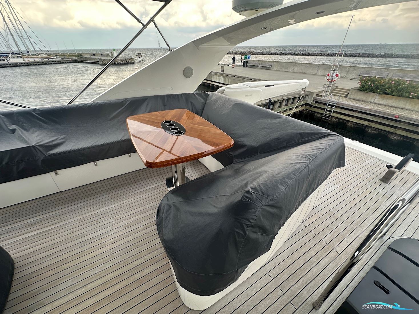 Princess 67 Flybridge