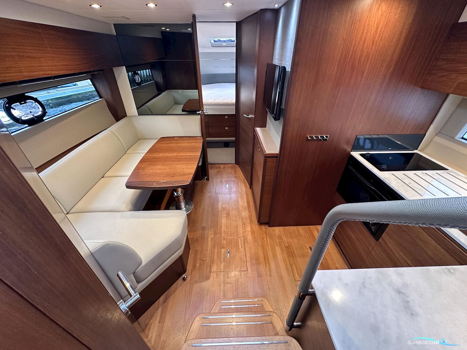 PRINCESS V40