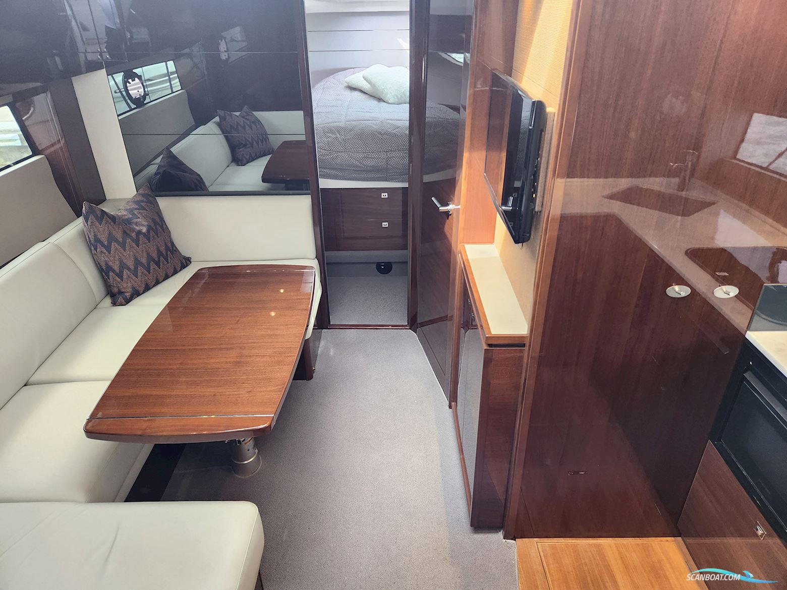 Princess V40 Sportcruiser