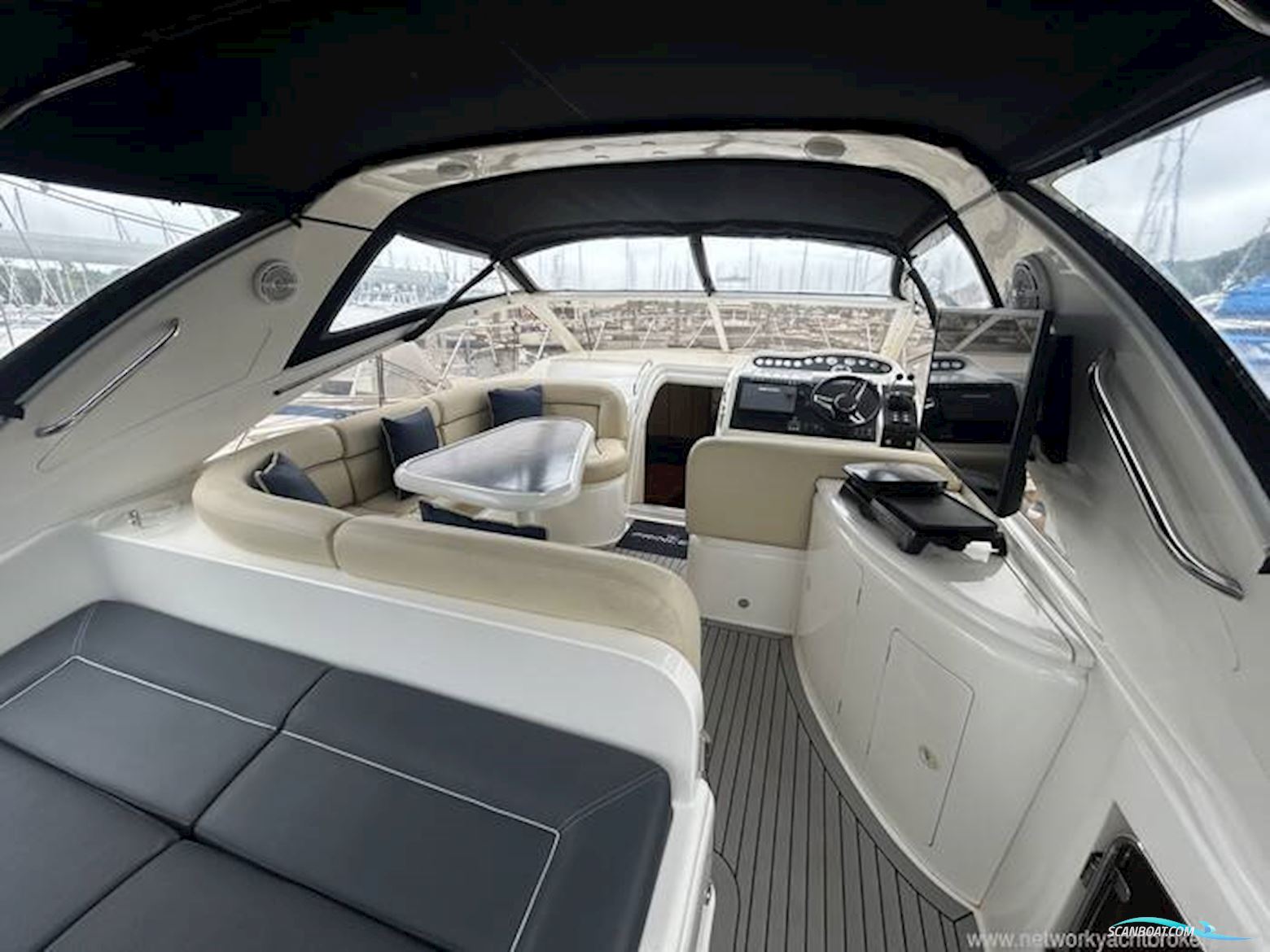 Princess V42