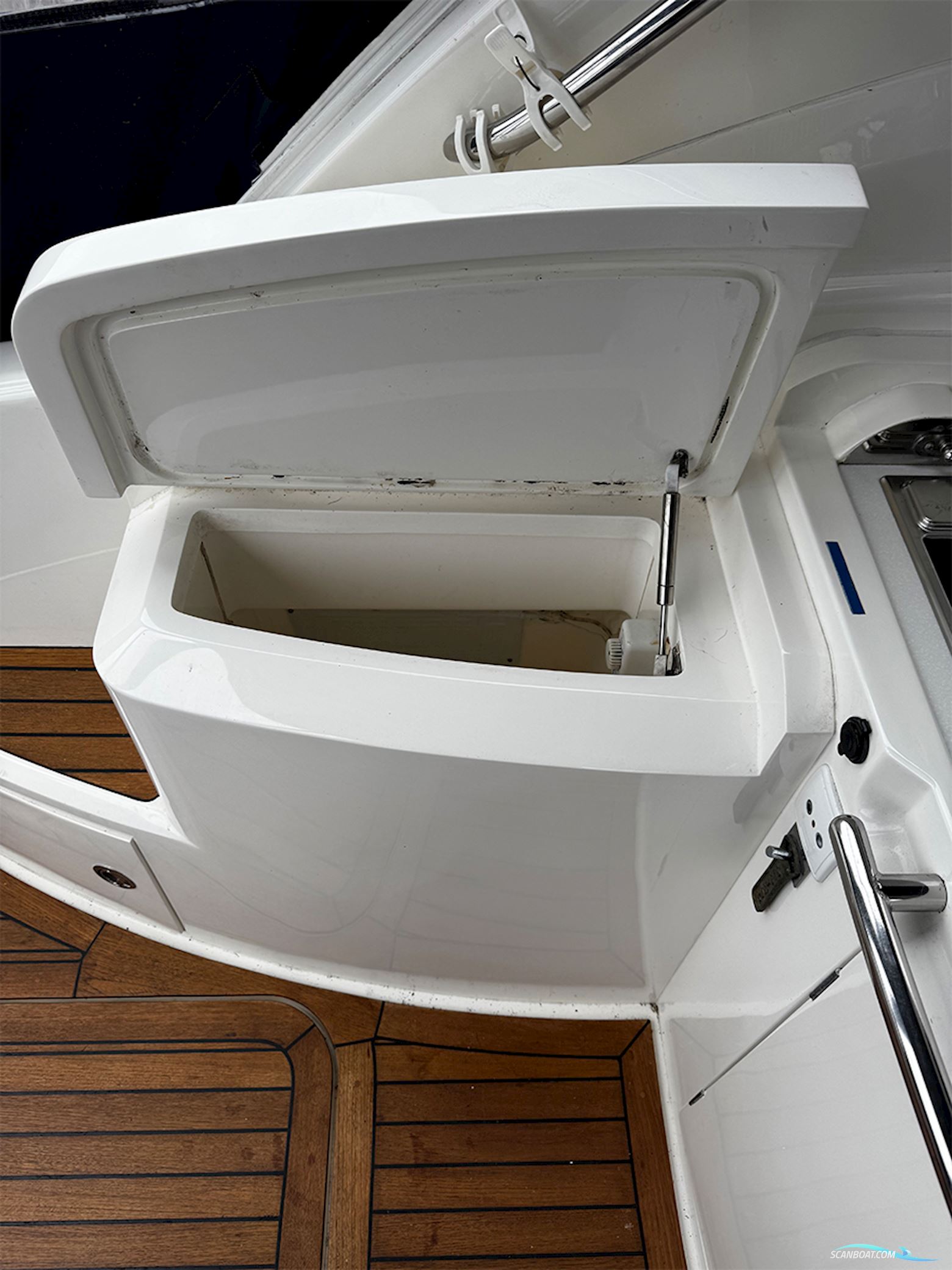 Princess V42