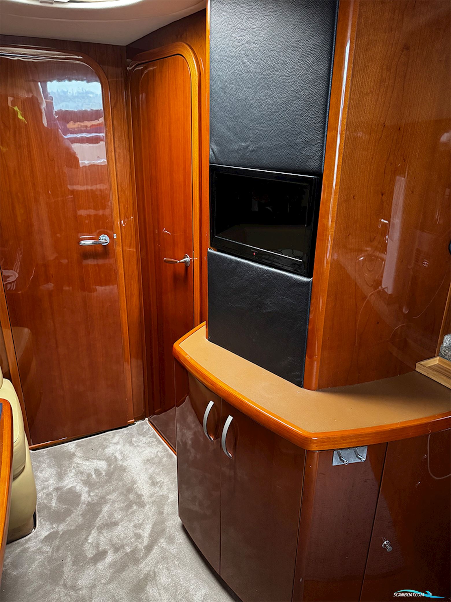 Princess V42