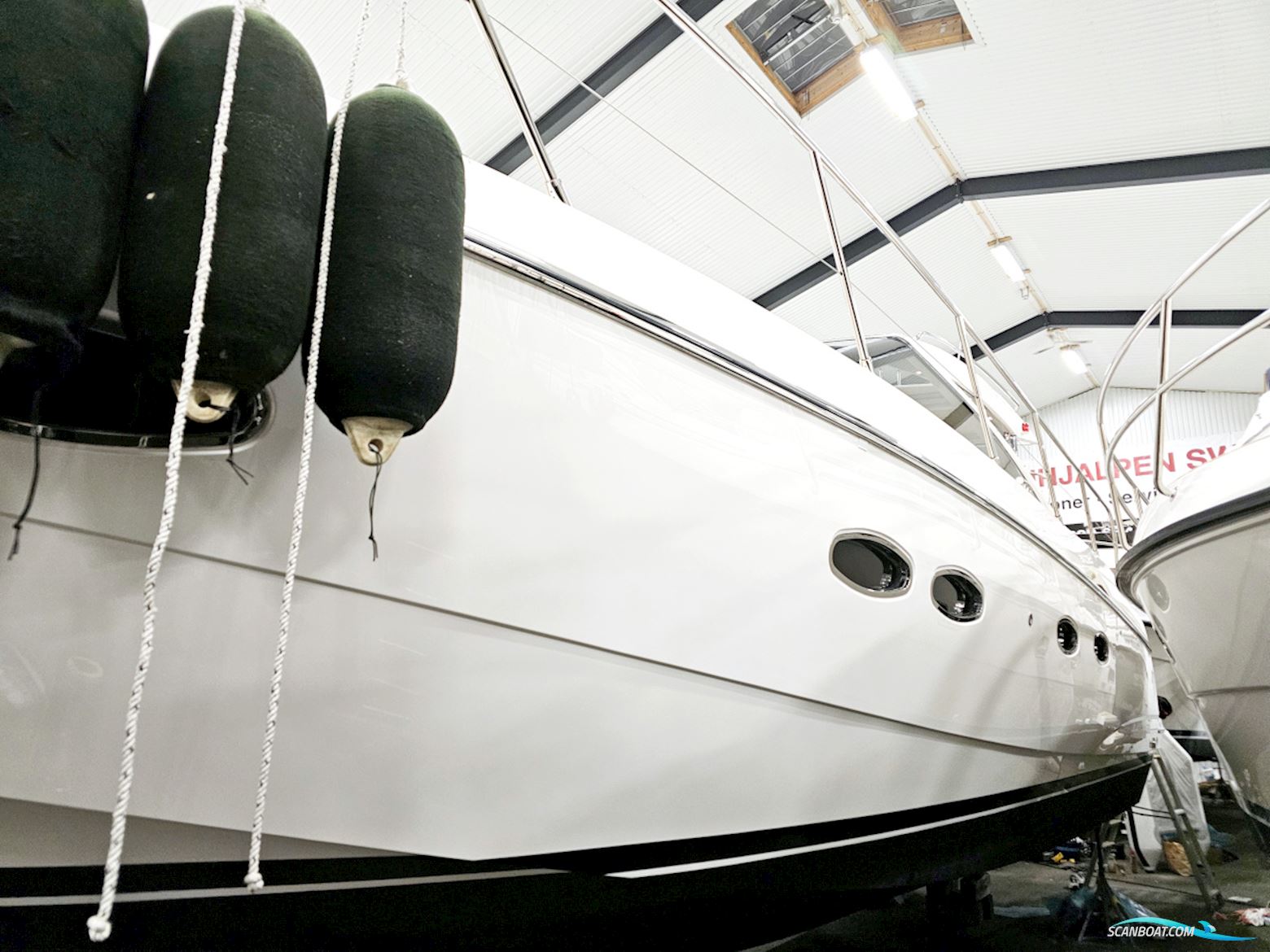 Princess V42 Volvo Penta D6-370 Joystick control