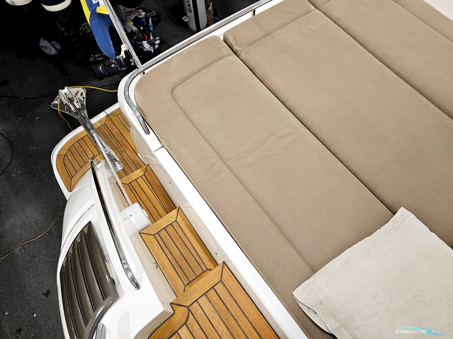 Princess V42 Volvo Penta D6-370 Joystick control