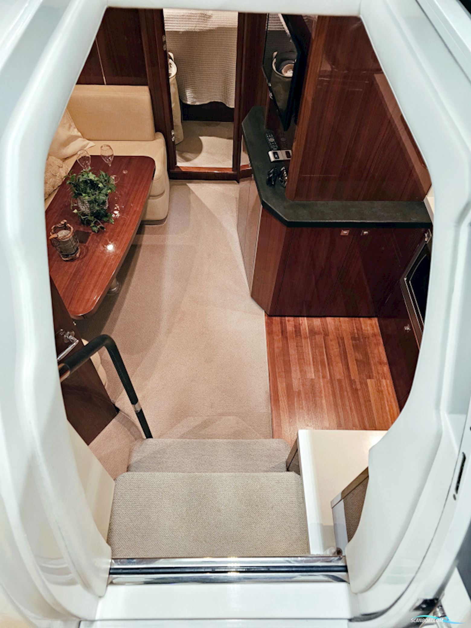 Princess V42 Volvo Penta D6-370 Joystick control