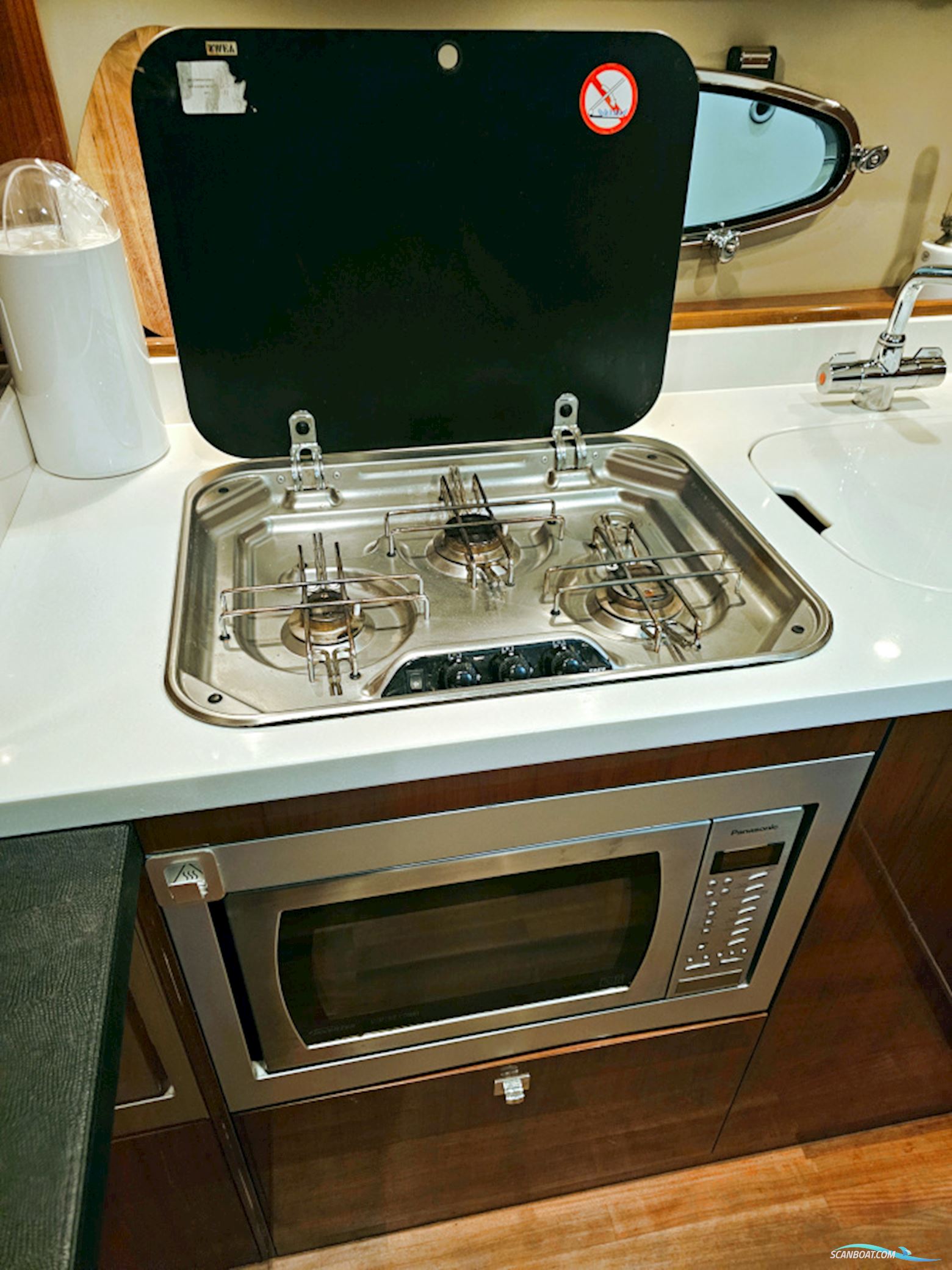 Princess V42 Volvo Penta D6-370 Joystick control