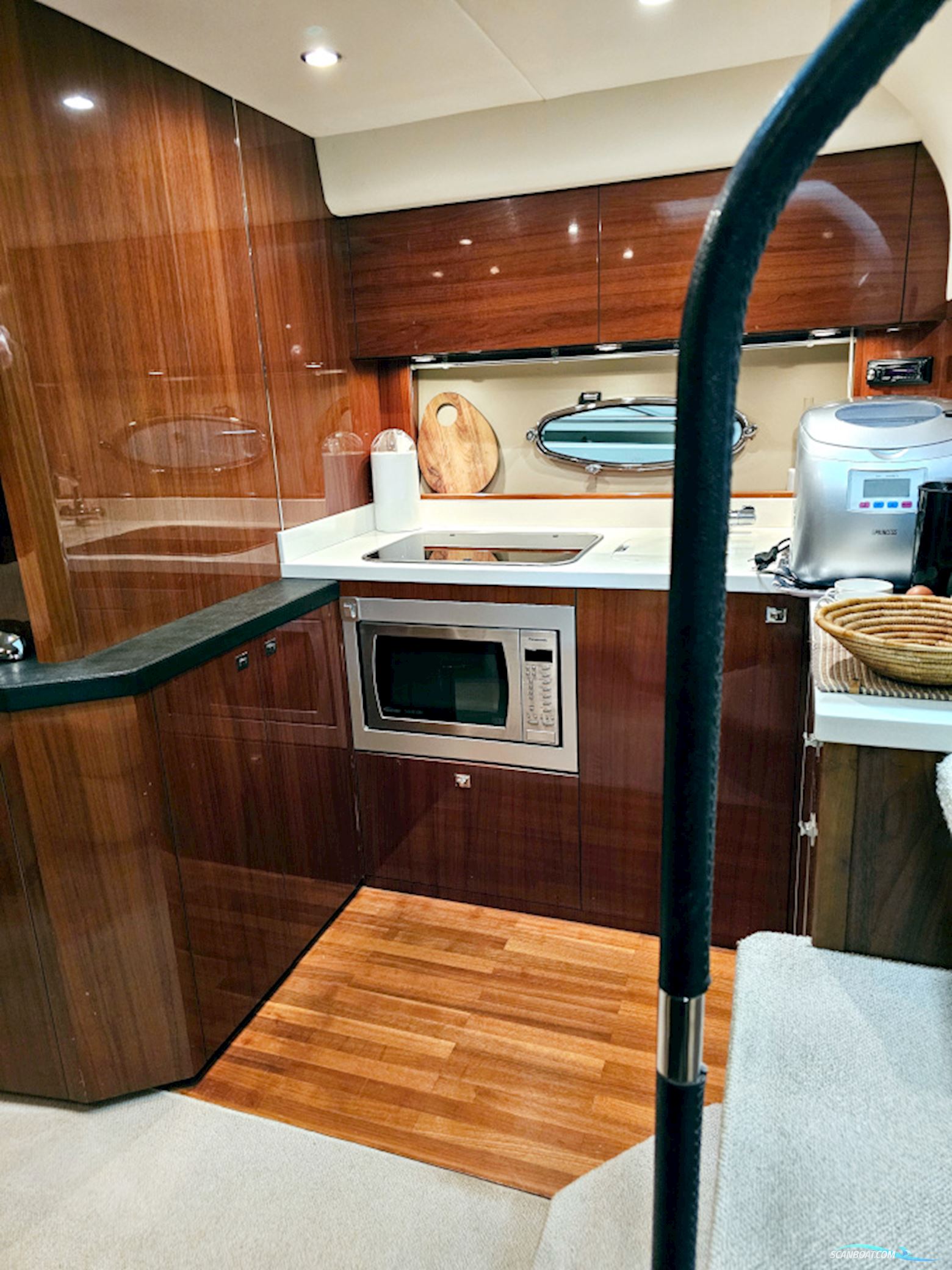 Princess V42 Volvo Penta D6-370 Joystick control