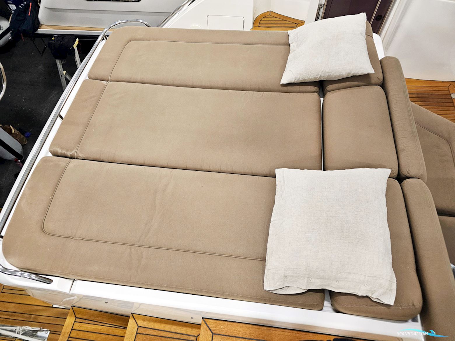 Princess V42 Volvo Penta D6-370 Joystick Control