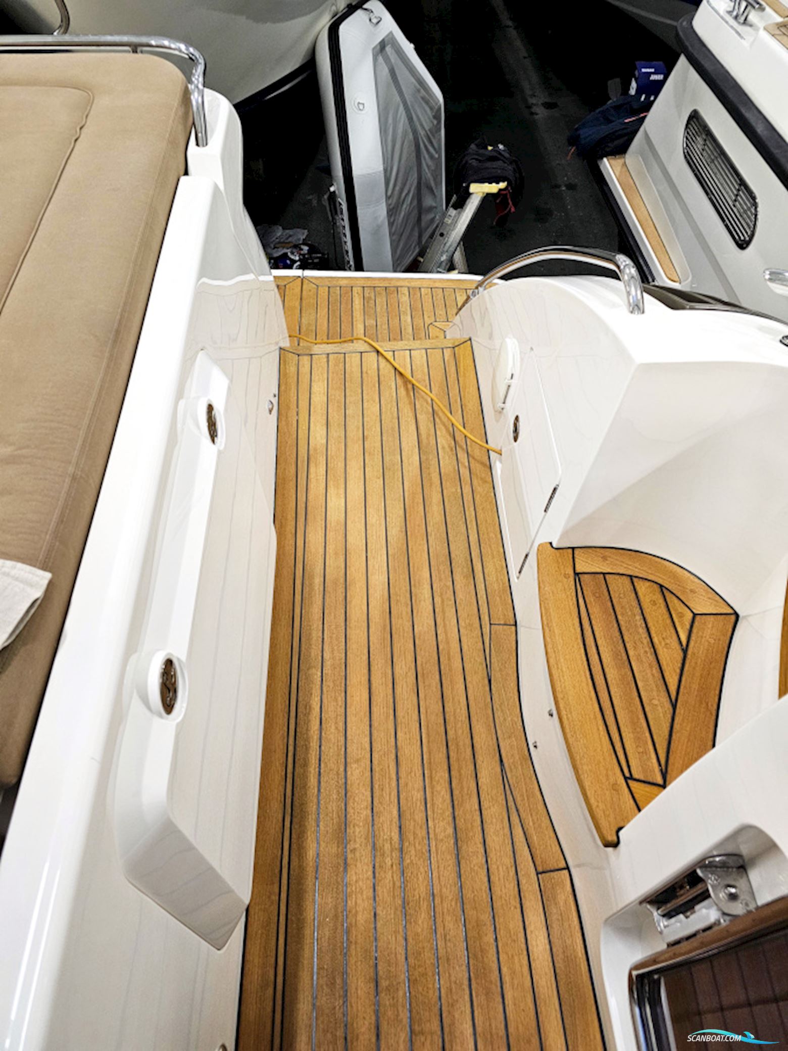 Princess V42 Volvo Penta D6-370 Joystick control