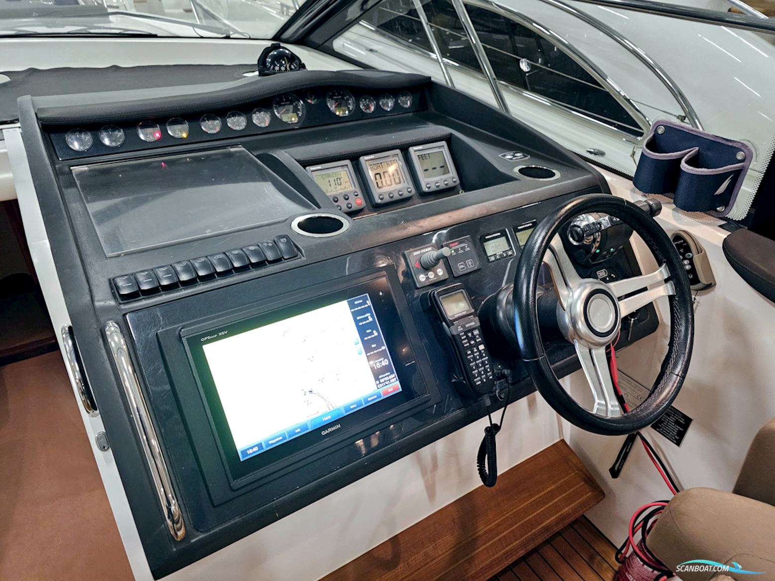 Princess V42 Volvo Penta D6-370 Joystick control