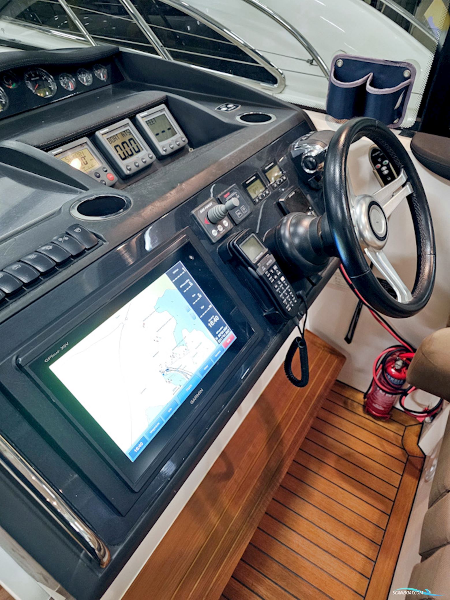 Princess V42 Volvo Penta D6-370 Joystick control