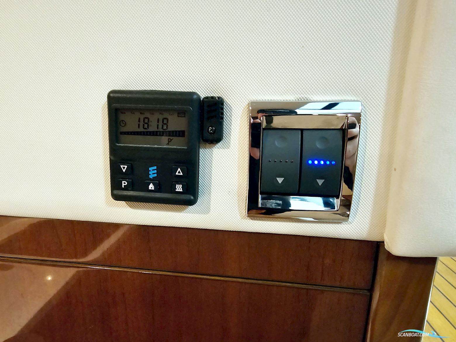 Princess V42 Volvo Penta D6-370 Joystick control