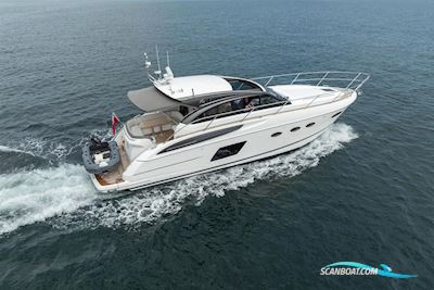 Princess V48 Motorboten 2016, met 2 x Volvo Ips 600 motor, United Kingdom