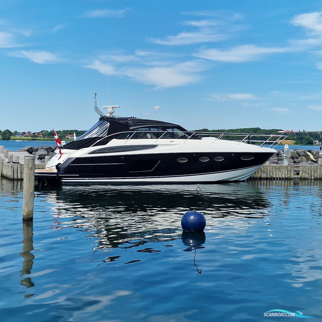 Princess V48 Motorboten 2014, met Volvo Penta Ips600 motor, Denemarken