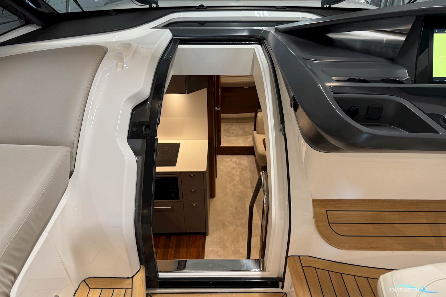 PRINCESS V50 Open