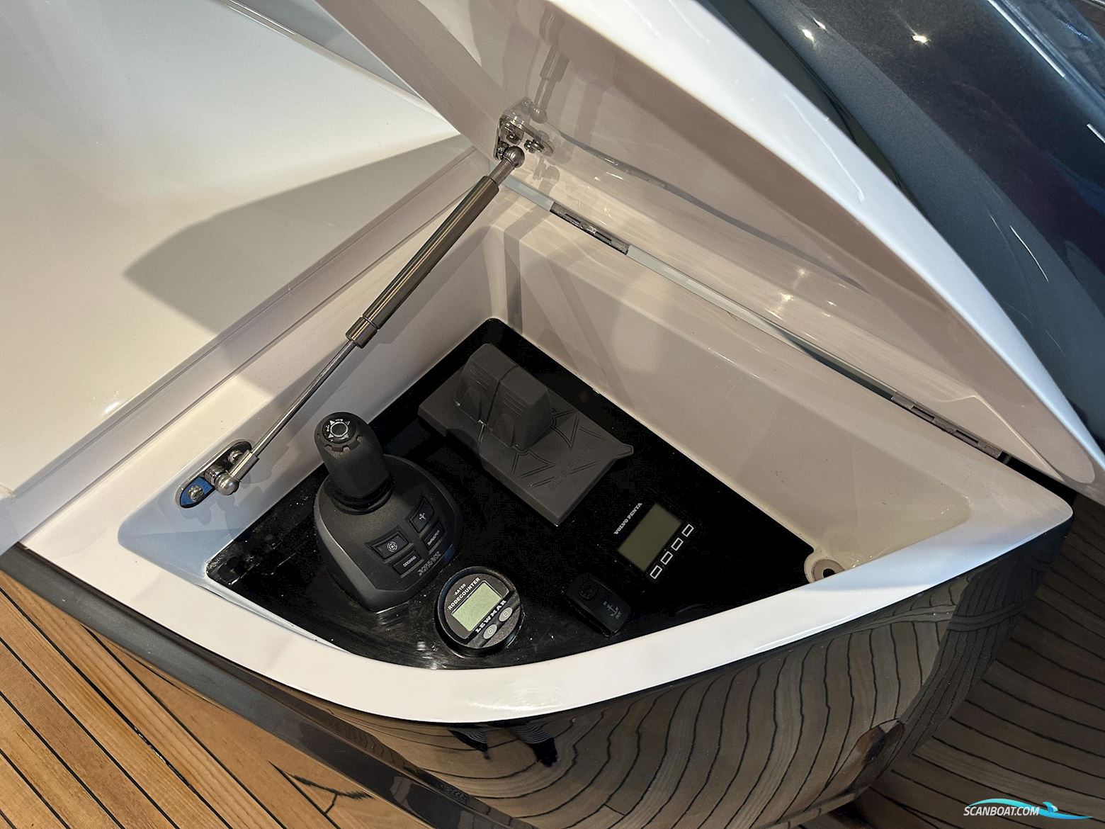 PRINCESS V55