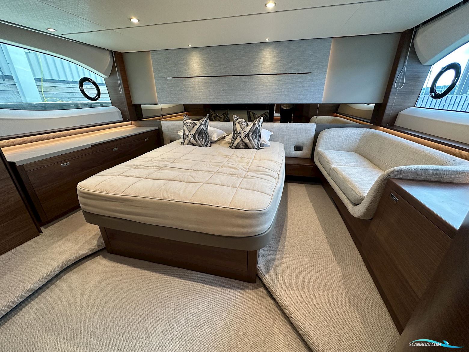 PRINCESS V55