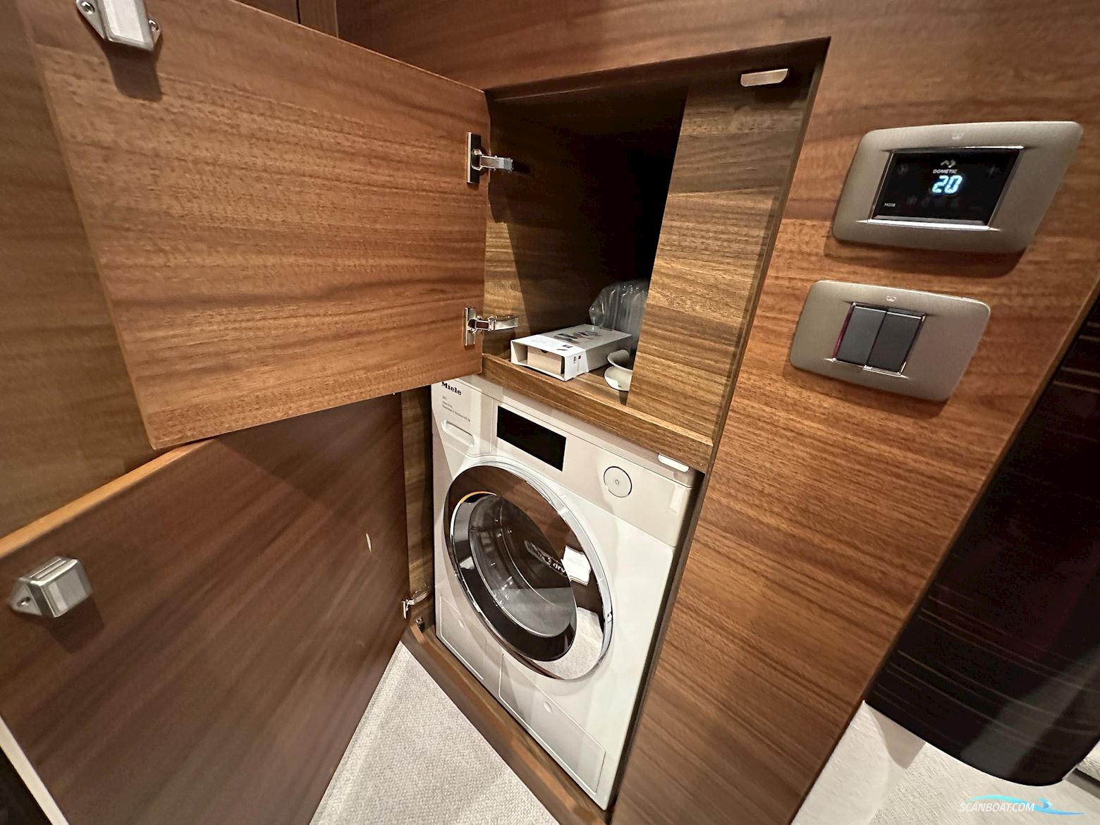 PRINCESS V55