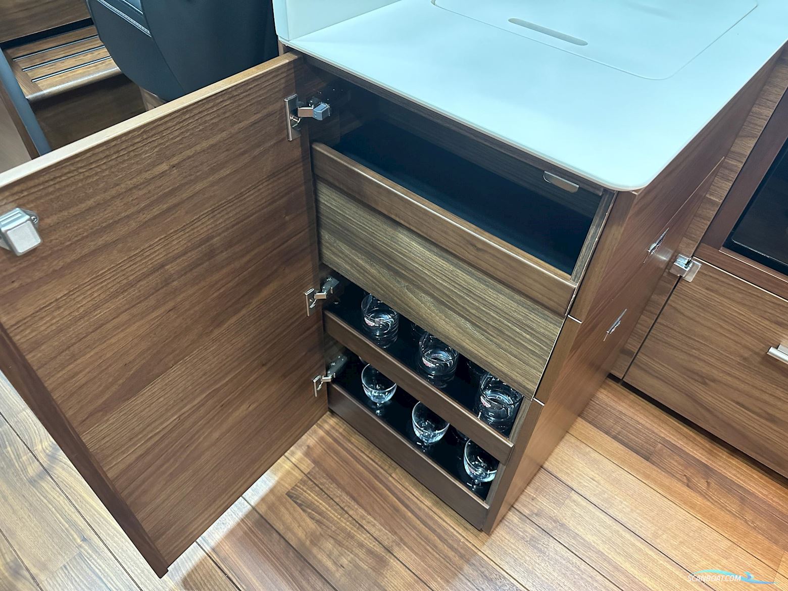 PRINCESS V55
