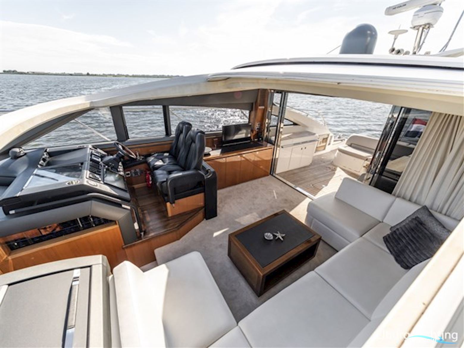 Princess V62