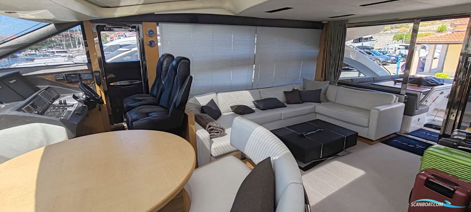 PRINCESS V72