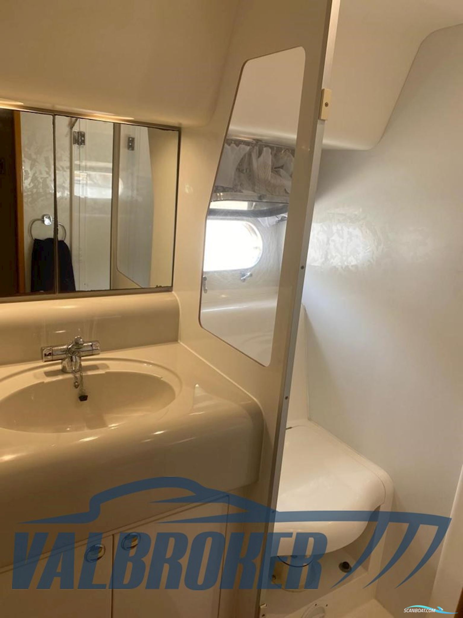 Princess Yachts 470 Fly