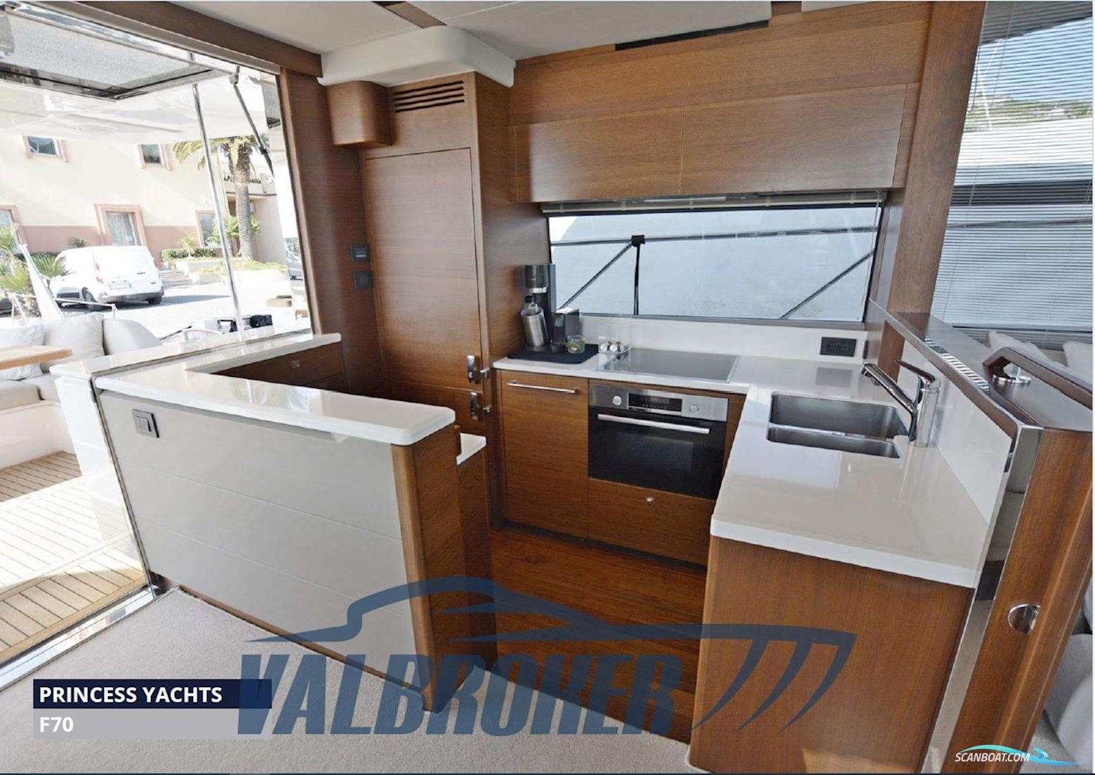Princess Yachts F70