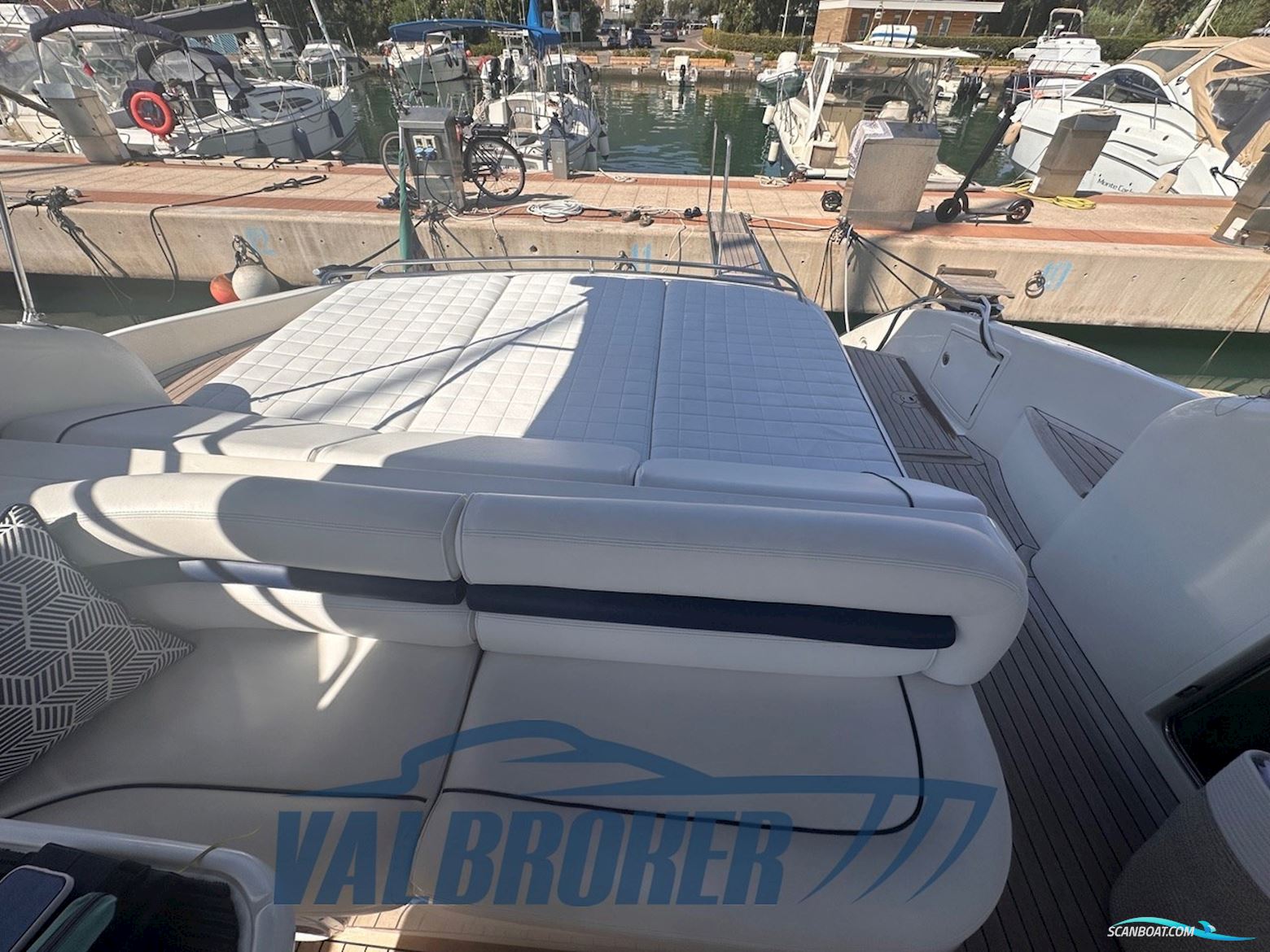 Princess Yachts V50