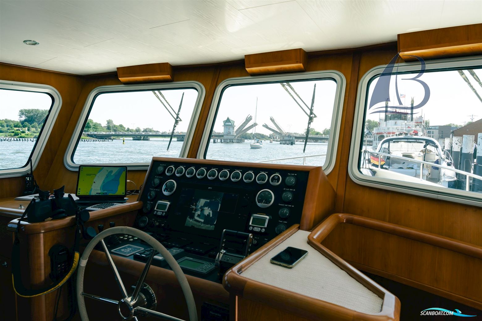 Privateer Trawler 50