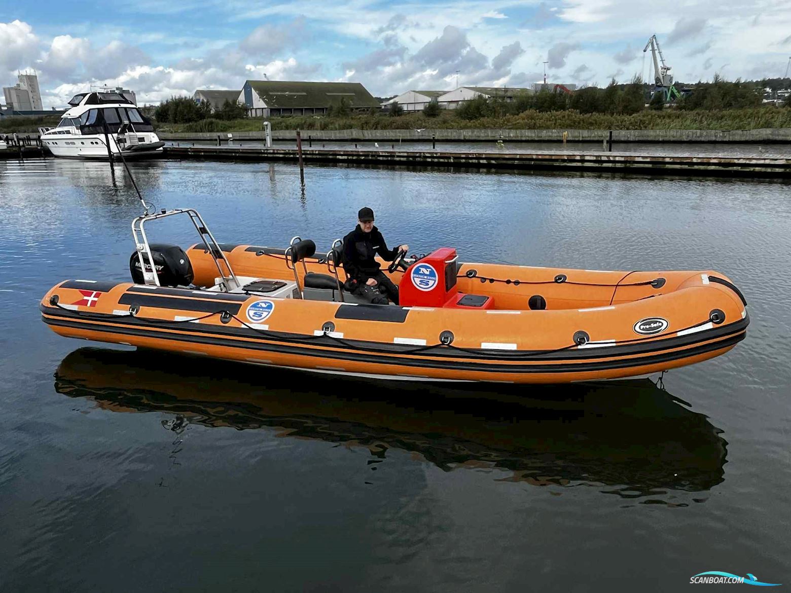 Pro-safe RIB 740 med 150 Mercury