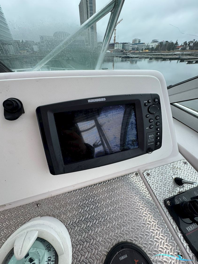 Proline 2950 Mid Cabin