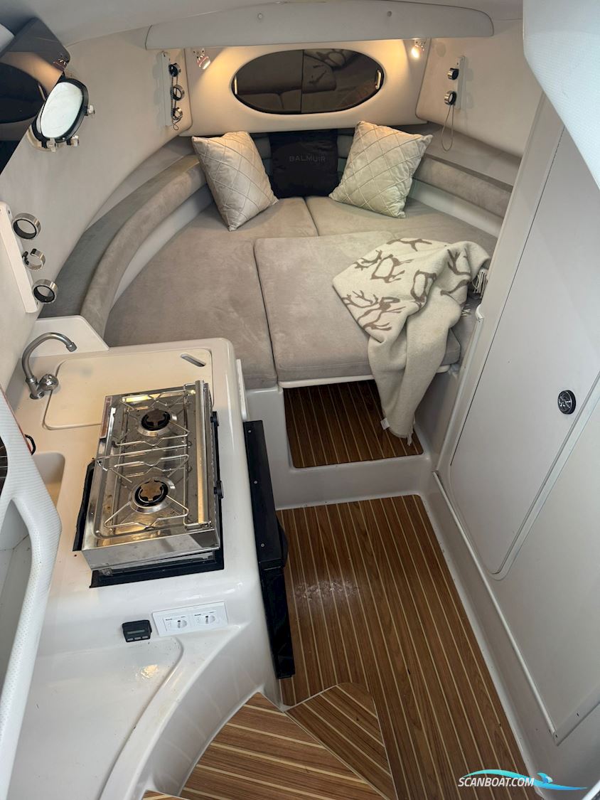 Proline 2950 Mid Cabin
