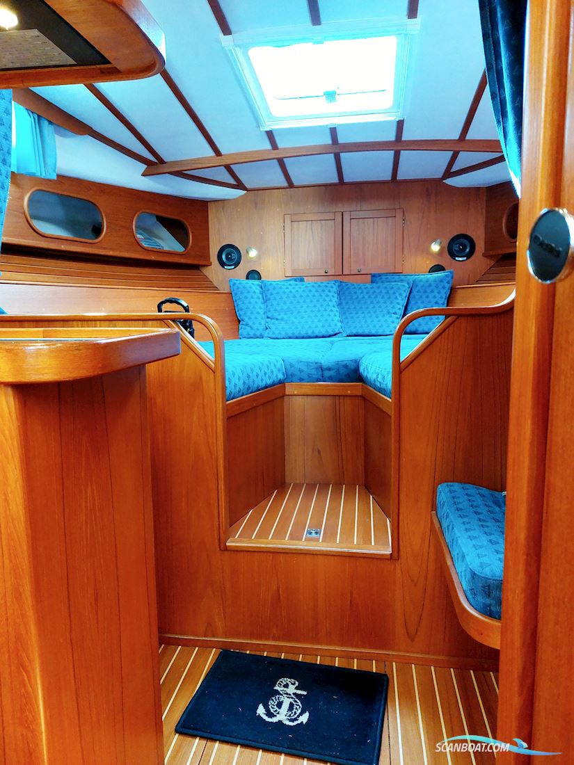 Queen Albatross 1120