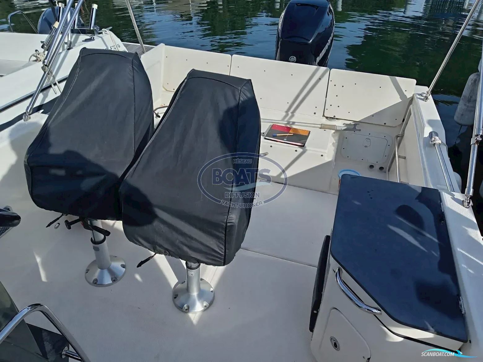 Quicksilver  755 Sundeck