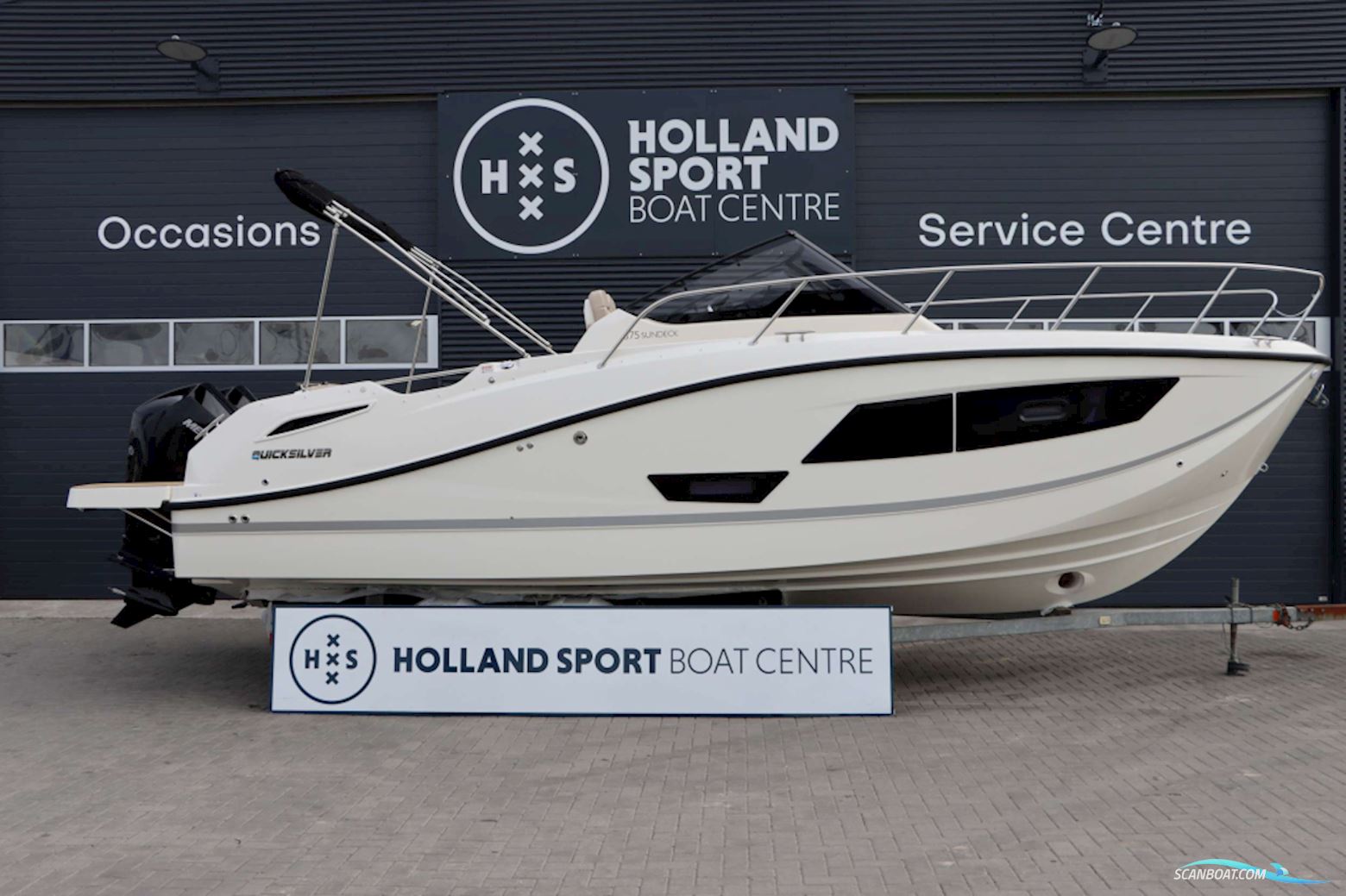 Quicksilver  Activ 875 Sundeck
