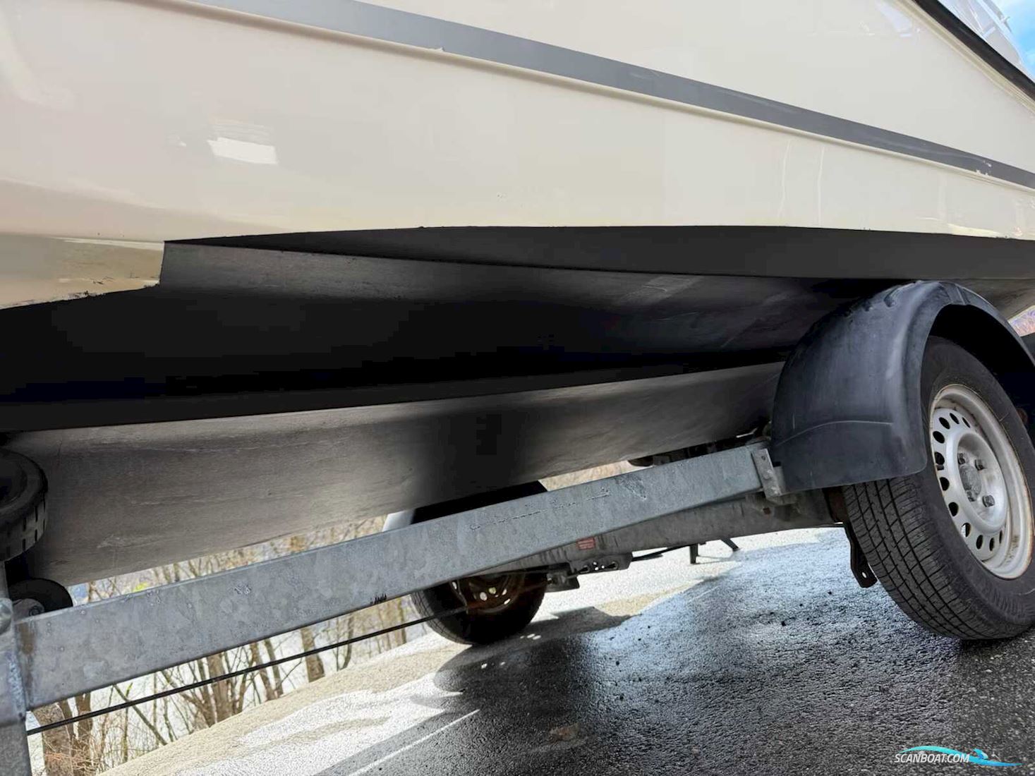 Quicksilver 455 Active Cabin