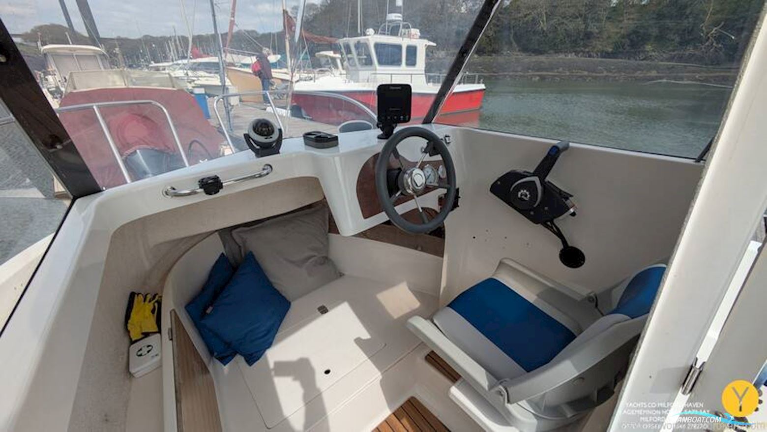 Quicksilver 500 Pilothouse