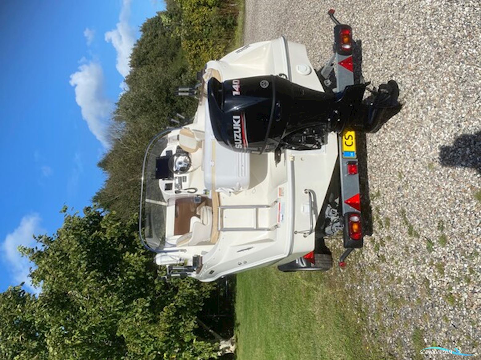 Quicksilver 540 – Suzuki 140 HK – Topudstyret Fiskebåd/Familiebåd