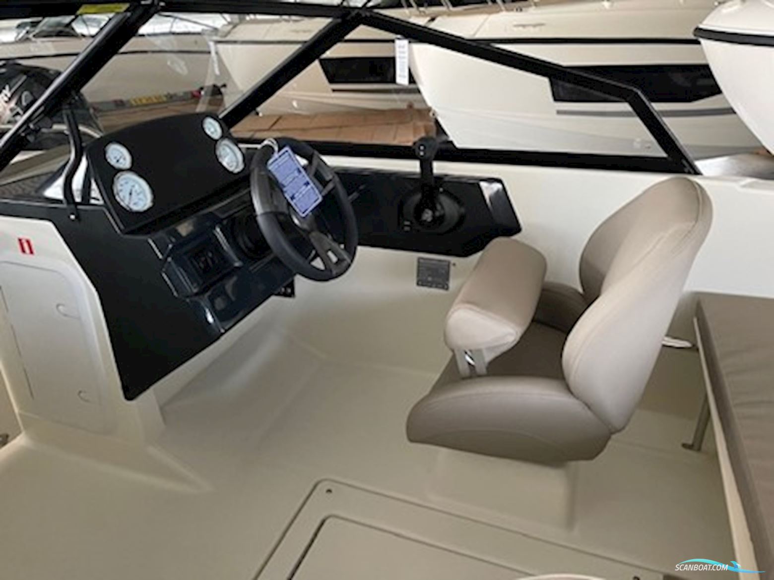 Quicksilver 555 Bowrider med Mercury F100 EFI ELPT - Introduktions tilbud