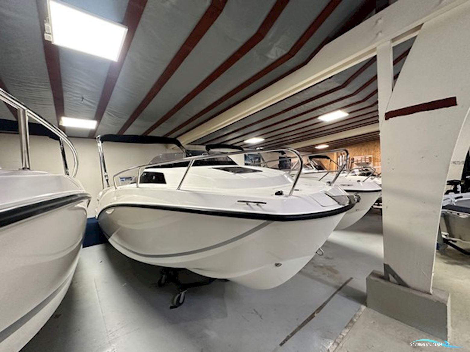 Quicksilver 555 Cabin m/100 hk & Udstyr Komplet Flexiteek NY Båd