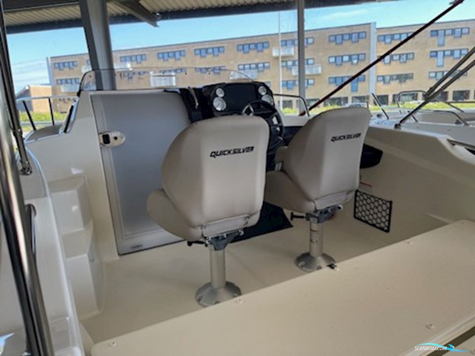 Quicksilver 555 Cabin Med Mariner F80 Efi Elpt Brugt