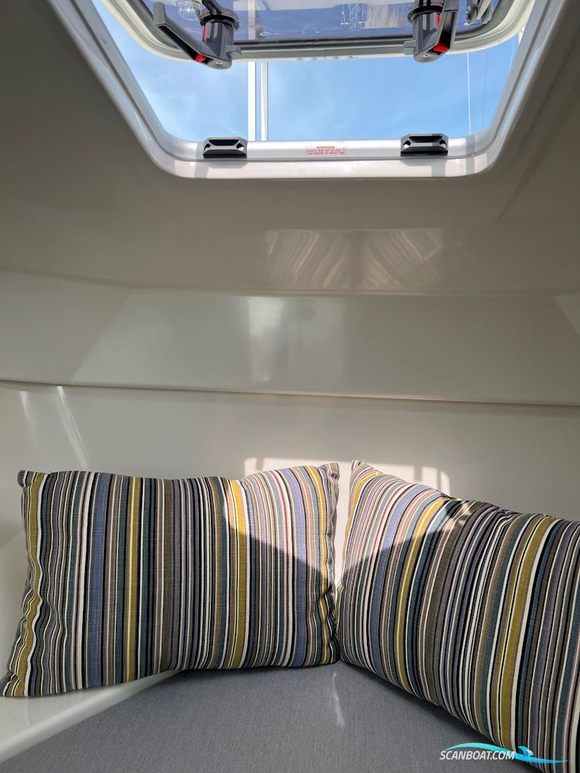 Quicksilver 555 Cabin