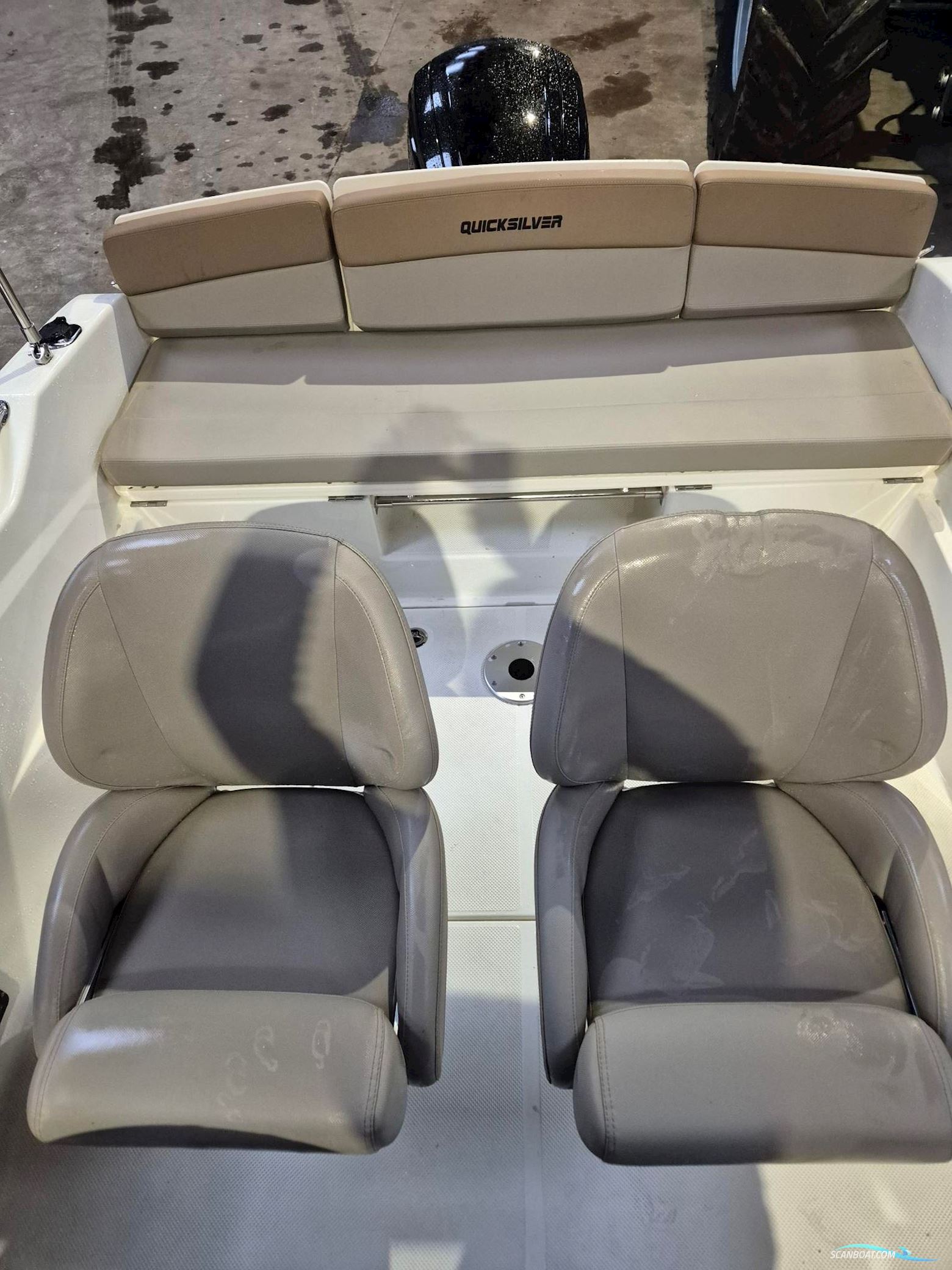 Quicksilver 555 Cabin