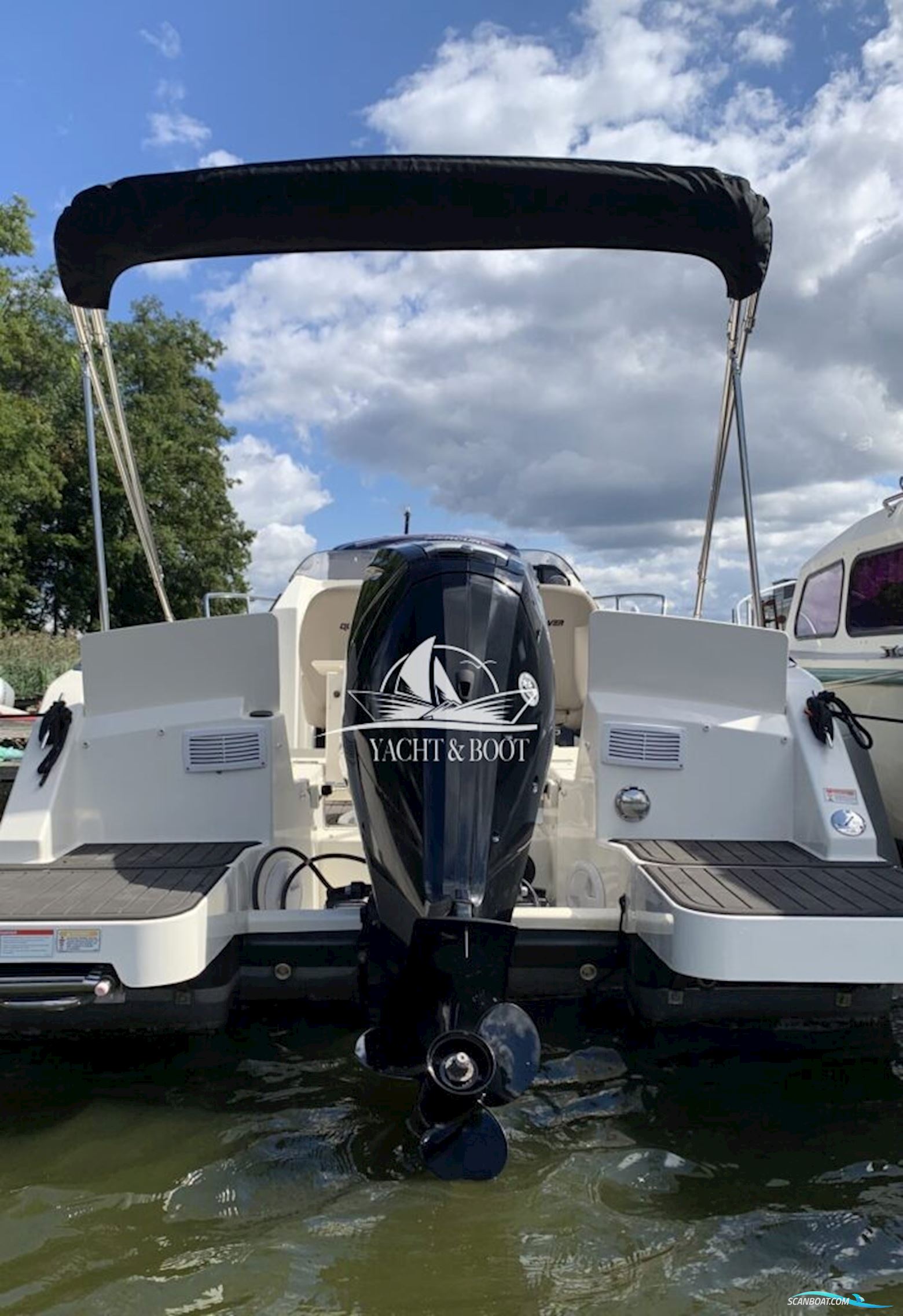 Quicksilver 555 Cabin