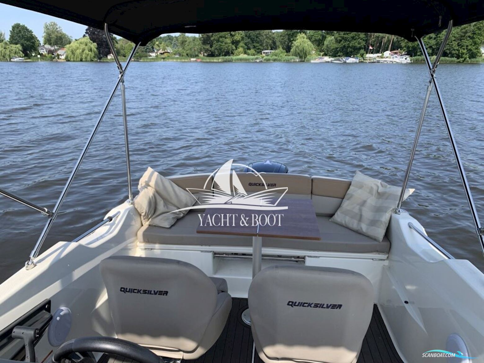 Quicksilver 555 Cabin